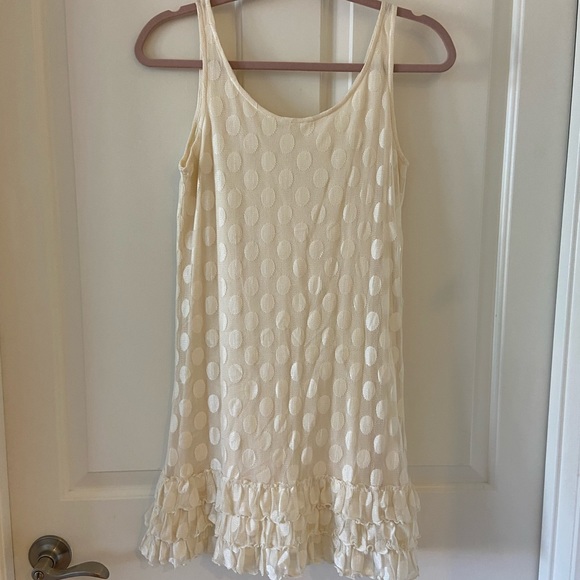 Alice + Olivia Circle Sheath Dress Ruffle Bottom Beige Cream Size Small - Picture 2 of 5